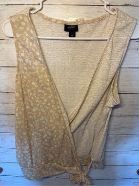 Daytrip Light Beige Floral Tie-Front Wrap Camisole